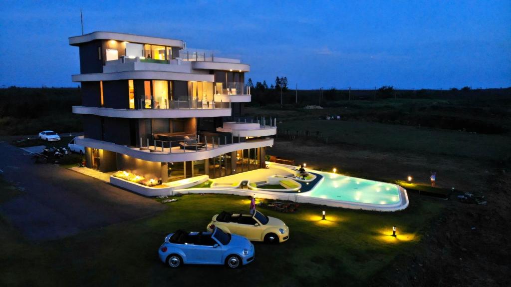 Bazén v ubytování Laguna Villas & Resorts nebo v jeho okolí