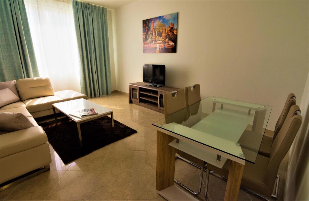 Gallery image of Abu Dhabi Plaza Hotel Apartments in Abu Dhabi
