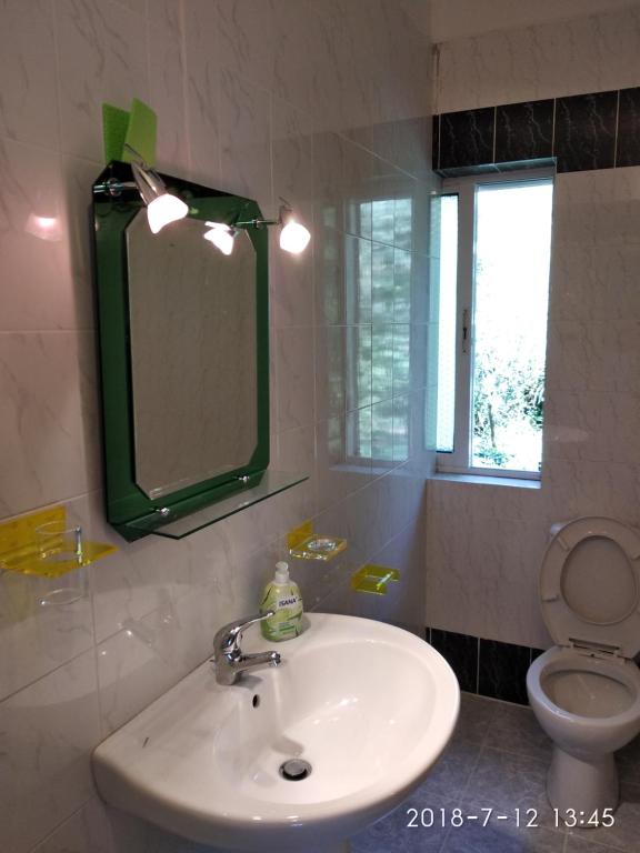 Koupelna v ubytování Casa Prifti