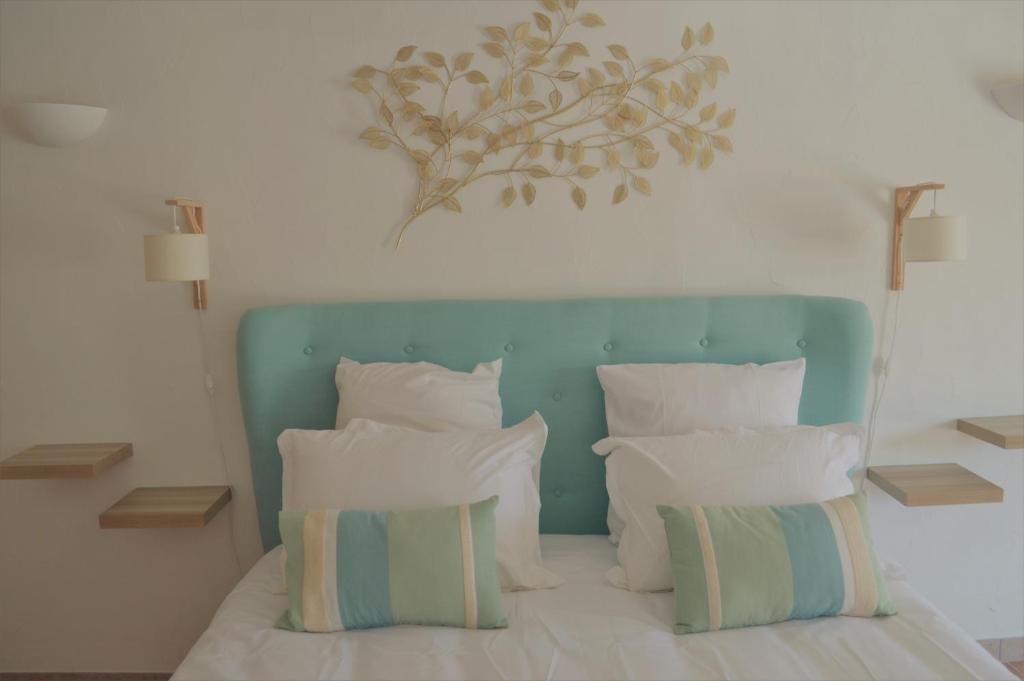Villa La Terre Des Lauriers - Queen Suite With Pool View