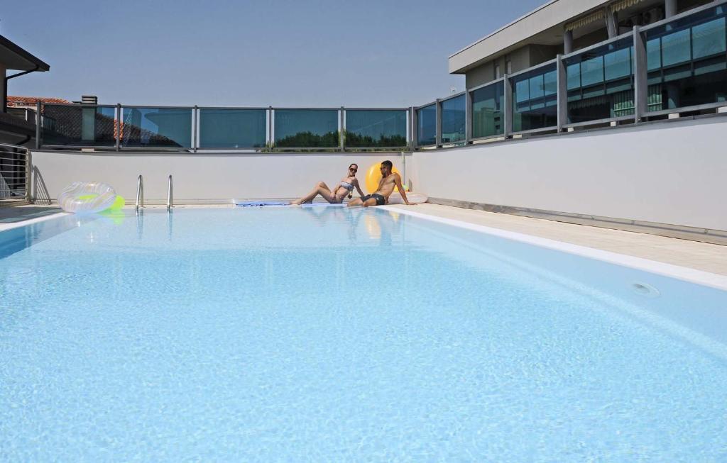 Бассейн в Olimpia Hotel & Aparthotel или поблизости