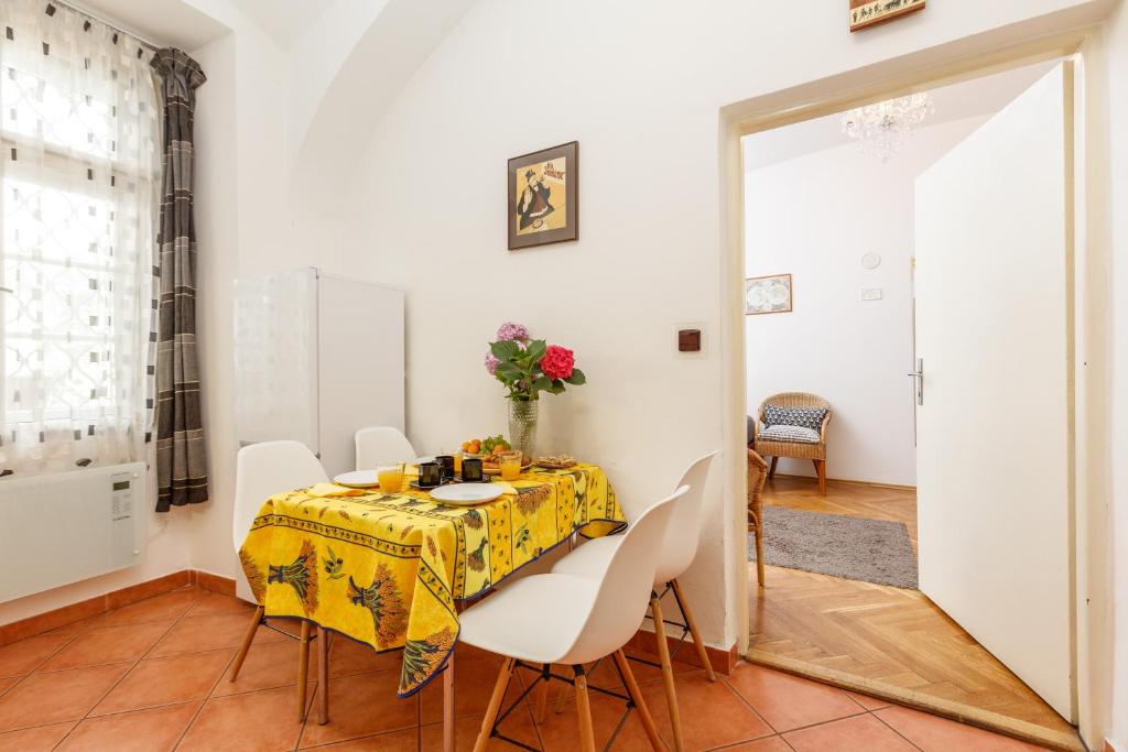 Prague Siesta Apartments - 11