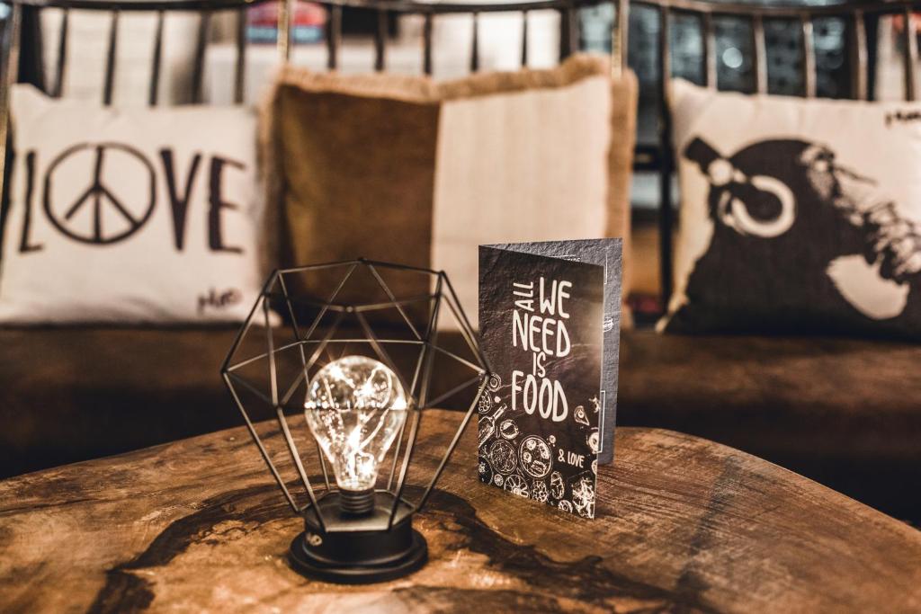 ibis Styles Lausanne Center MadHouse - Resim 44