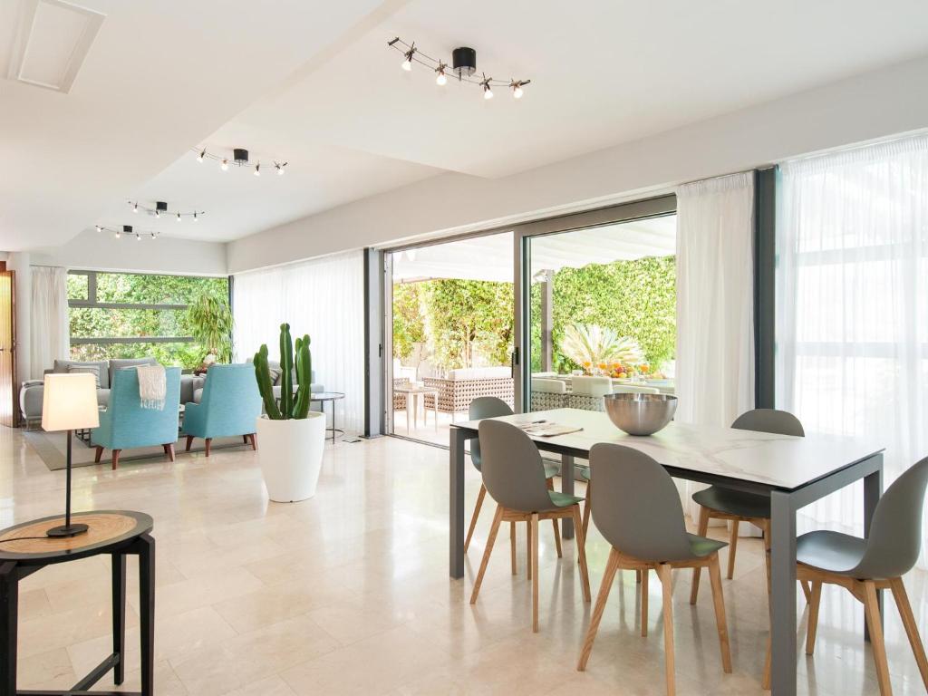 Top Salobre Villas by VillaGranCanaria - Superior Three-Bedroom Villa With Private Pool