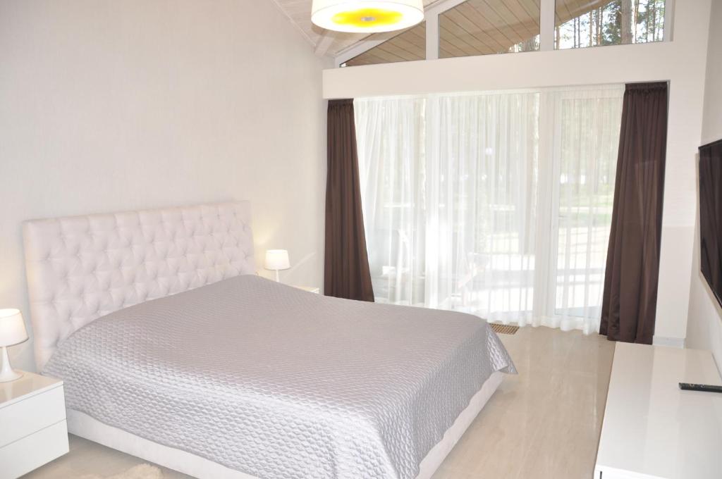 Park-Hotel Tihiy Les - Sala Regina Esecutiva Con Due Letti Matrimoniali
