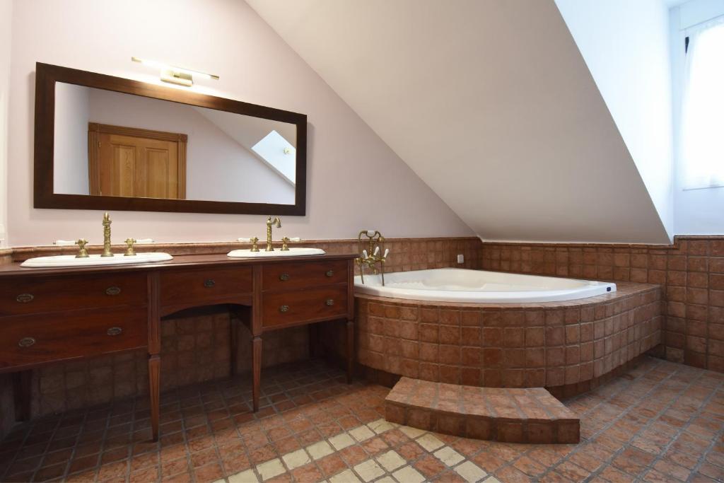 Jacuzzi Casa Rural Los Olivos Segovia