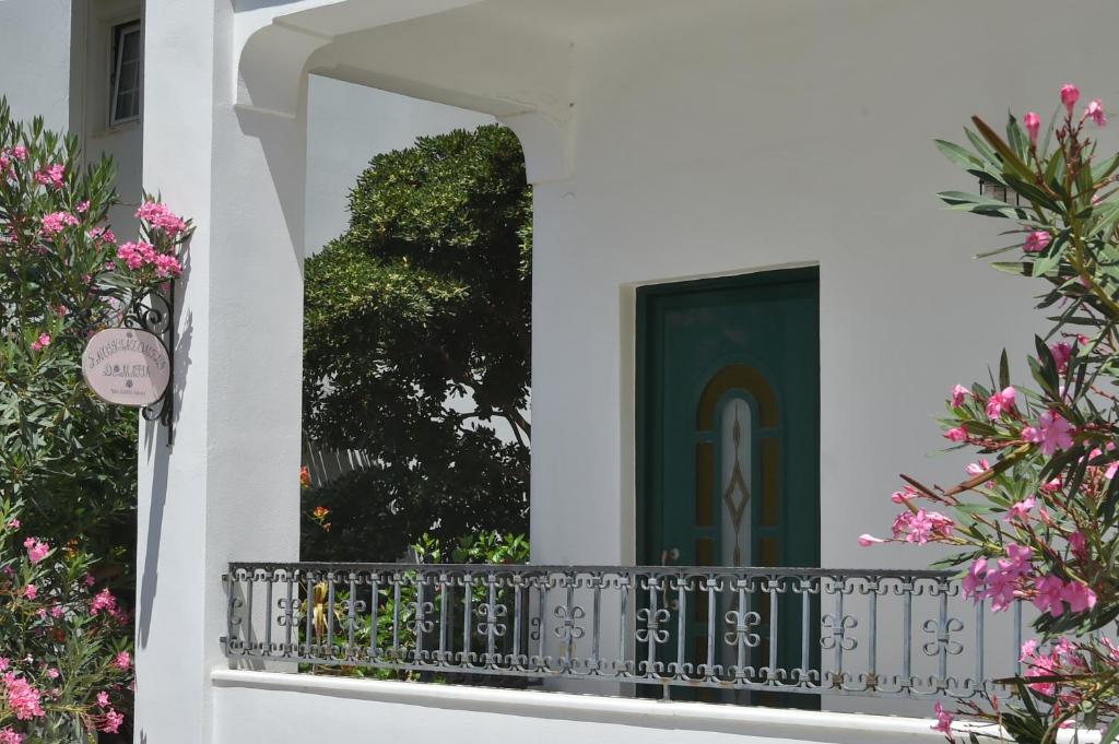 Balkón alebo terasa v ubytovaní Πικροδάφνες