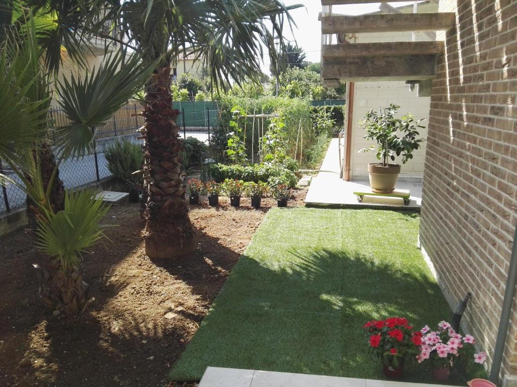 Vonkajšia záhrada v ubytovaní la casa dei limoni
