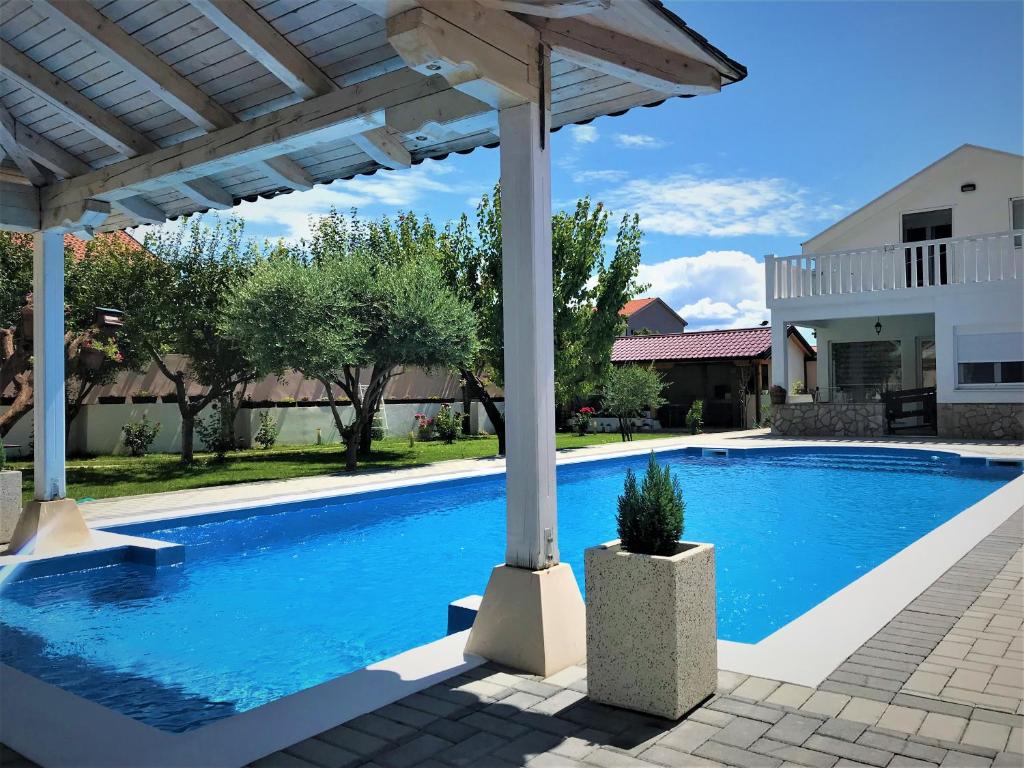 Villa Residence – Fotos 1