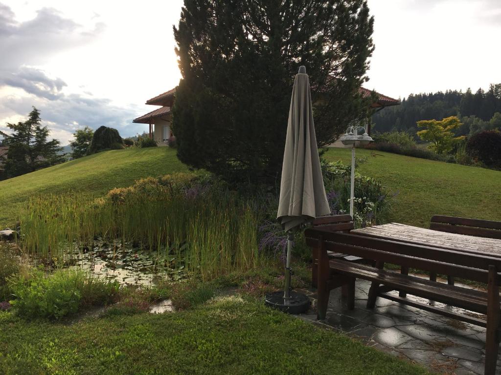 A garden outside Naturresidenz Kropfitsch