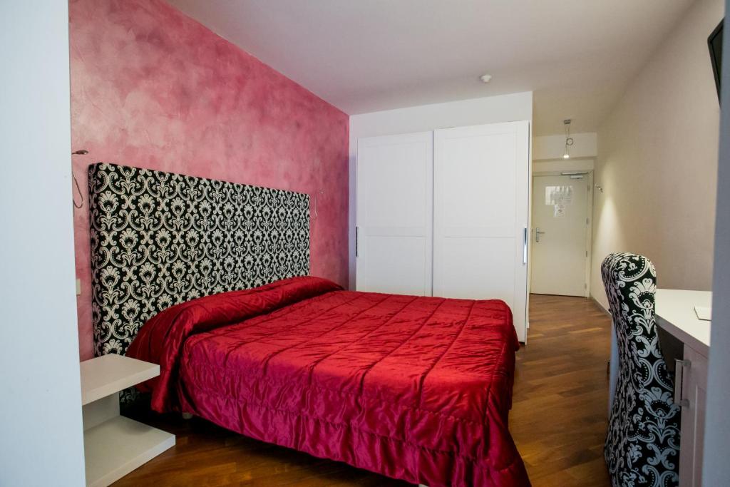 Postel nebo postele na pokoji v ubytování Design Oberosler Hotel