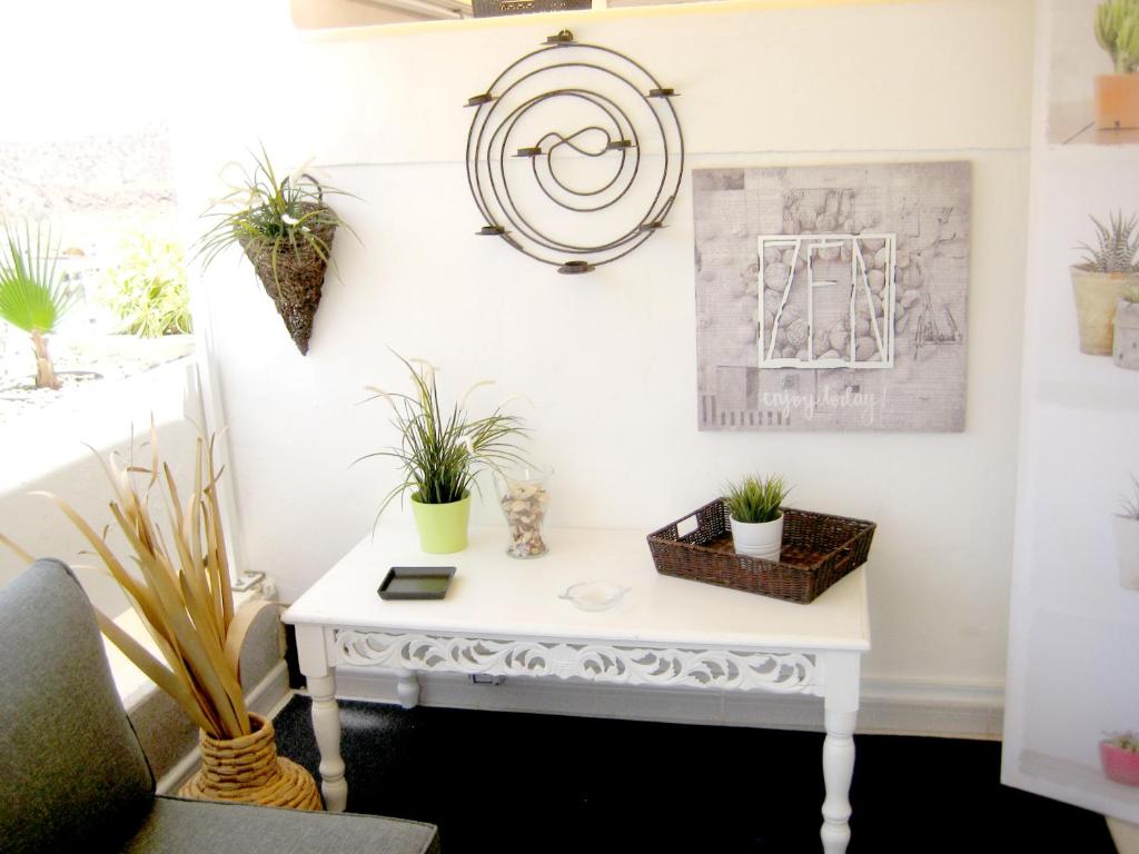 Zdjęcie z galerii obiektu Malibu apartamento con campo de tennis y piscina con solarium w mieście Puerto Rico de Gran Canaria