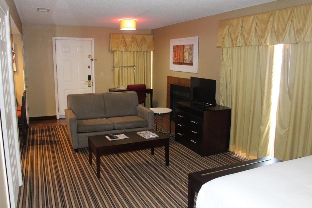 Hawthorn Extended Stay by Wyndham Wichita - 1 Queen Bed, Studio, Accessible Suite, Non-Smoking