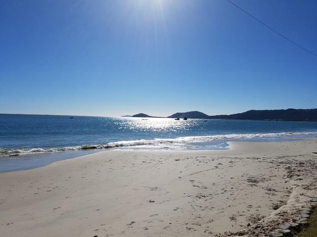  Casa piscina próxima praia