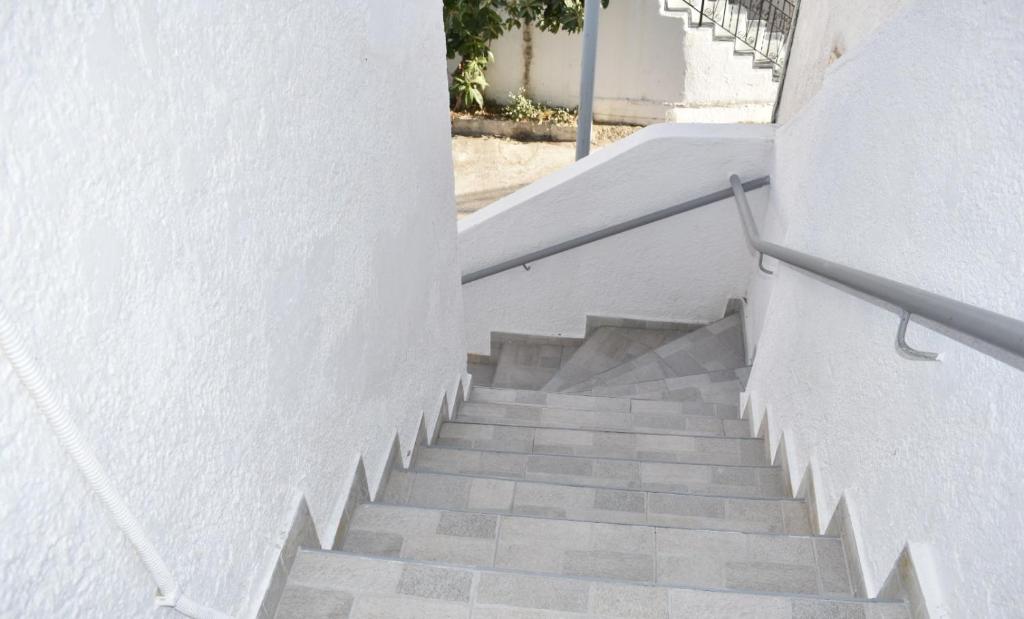Fotografie z fotogalerie ubytování Levande Studio with private parking v destinaci Afantou