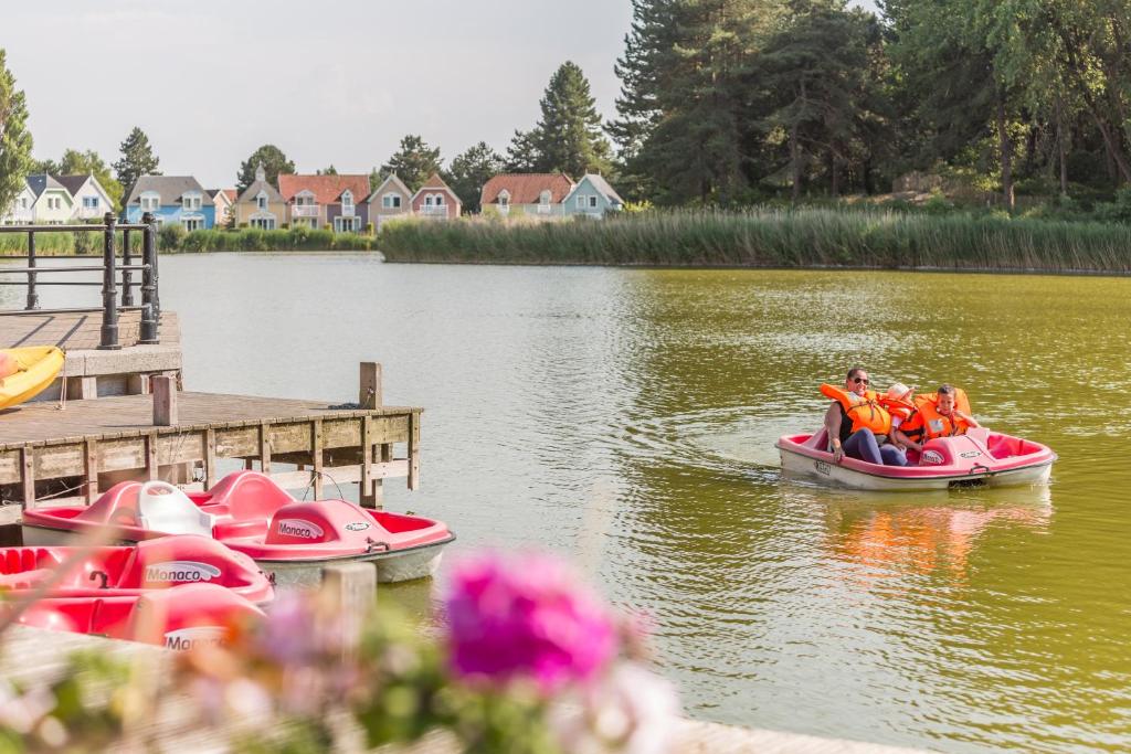 Výhled na řeku, která protéká v blízkosti aparthotelu