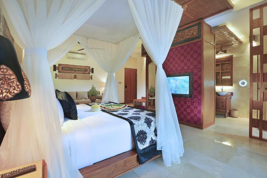 TOP 10 Mejores Hoteles de Lujo en Ubud, Bali 153526635
