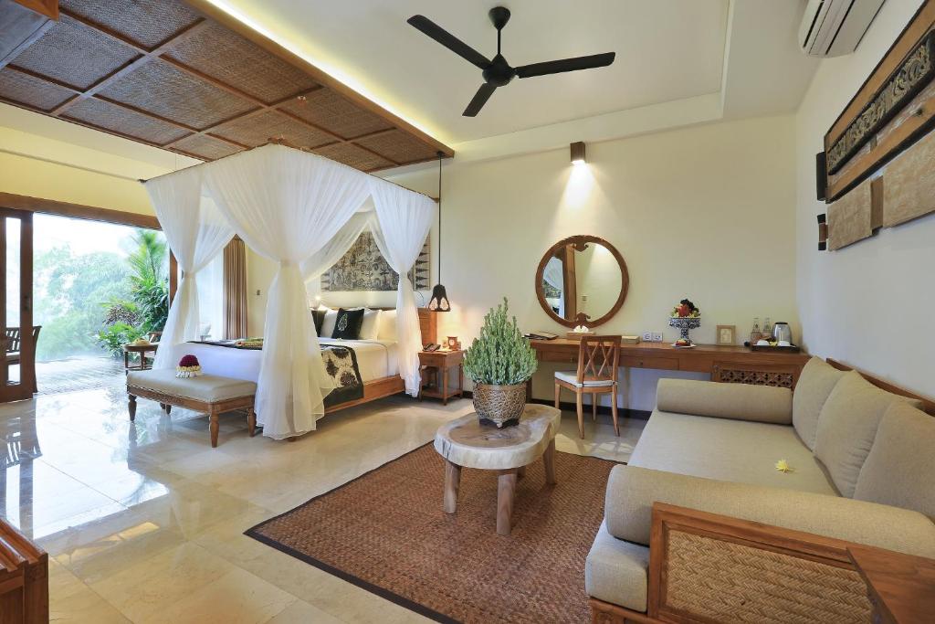 TOP 10 Mejores Hoteles de Lujo en Ubud, Bali 153526675