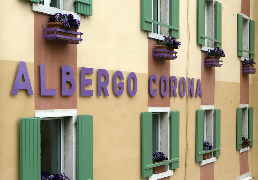 Fotografie z fotogalerie ubytování Hotel Corona v destinaci Spiazzi Di Caprino