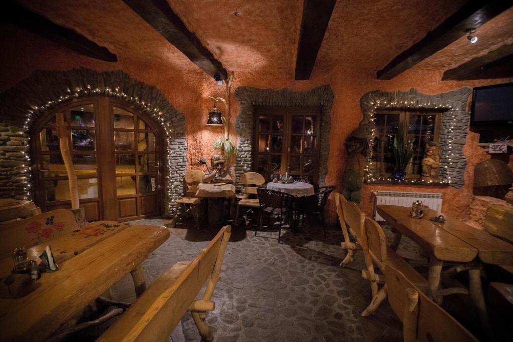 Telewizja i/lub zestaw kina domowego w obiekcie Troll