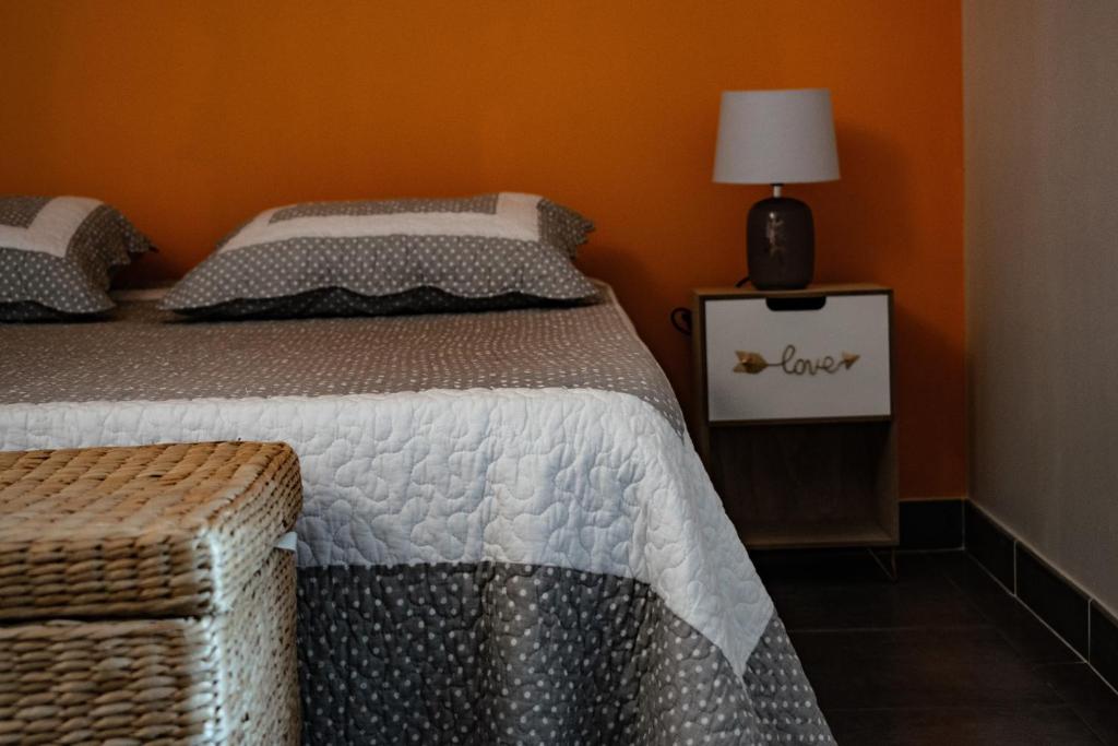 Postel nebo postele na pokoji v ubytování Chambre d'hôtes Lempery