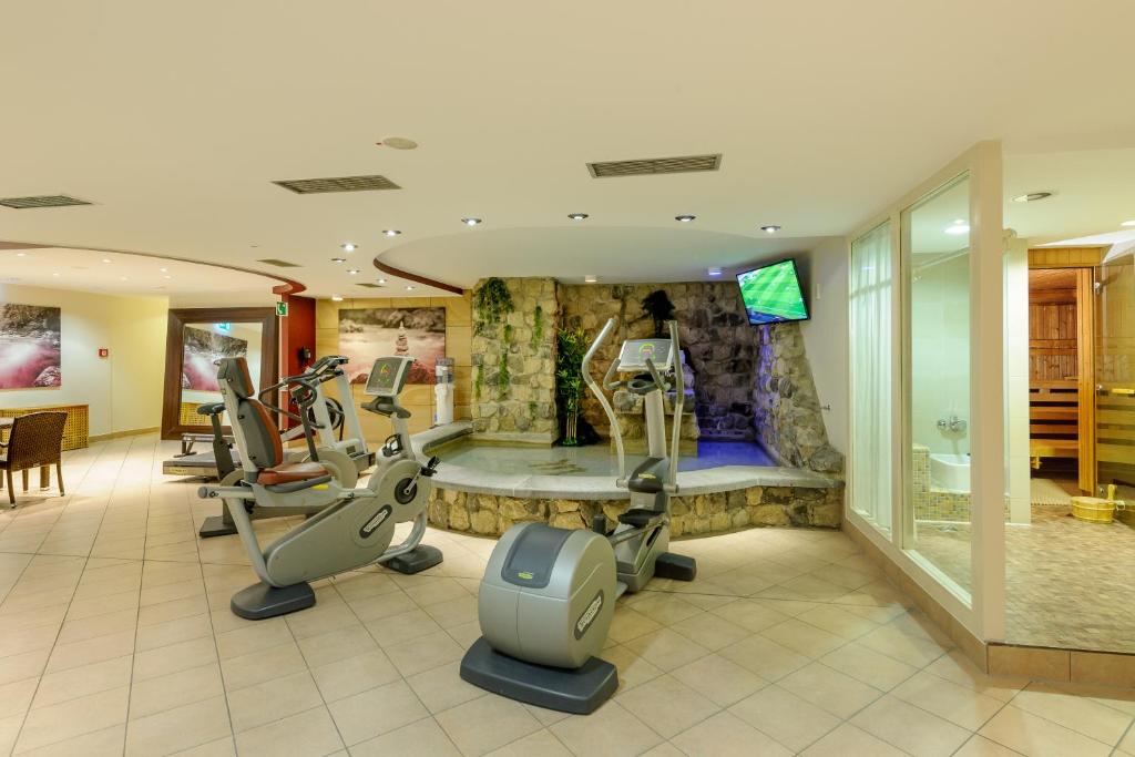 Fitness centrum a/nebo fitness zařízení v ubytování Mercure Hotel Severinshof Köln City