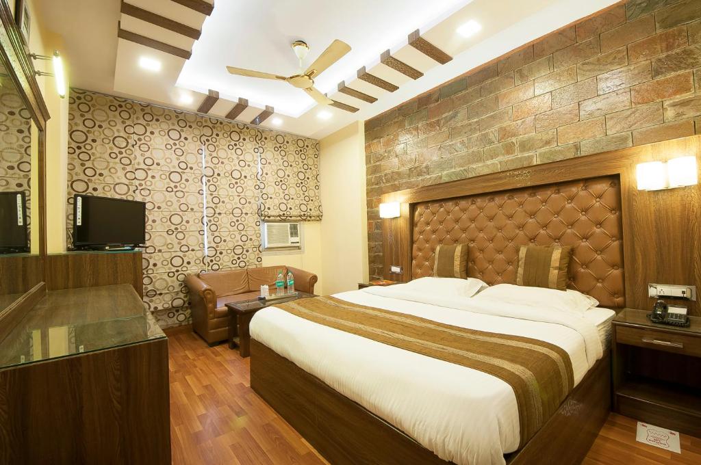 TV a/nebo společenská místnost v ubytování Hotel Lal's Haveli