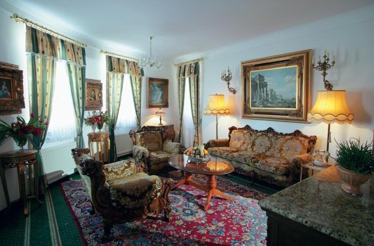 Posezení v ubytování Hotel Razgorsek