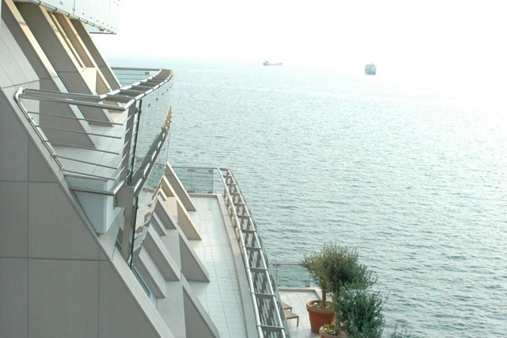 Daios Luxury Living - 8