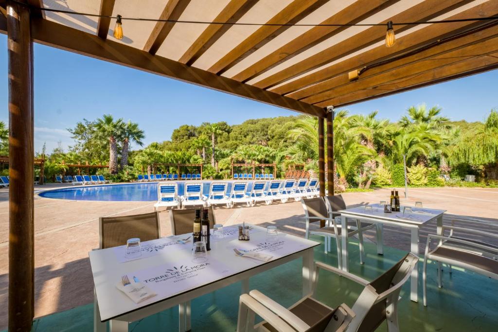 The swimming pool at or close to Camping Estival Torre de la Mora