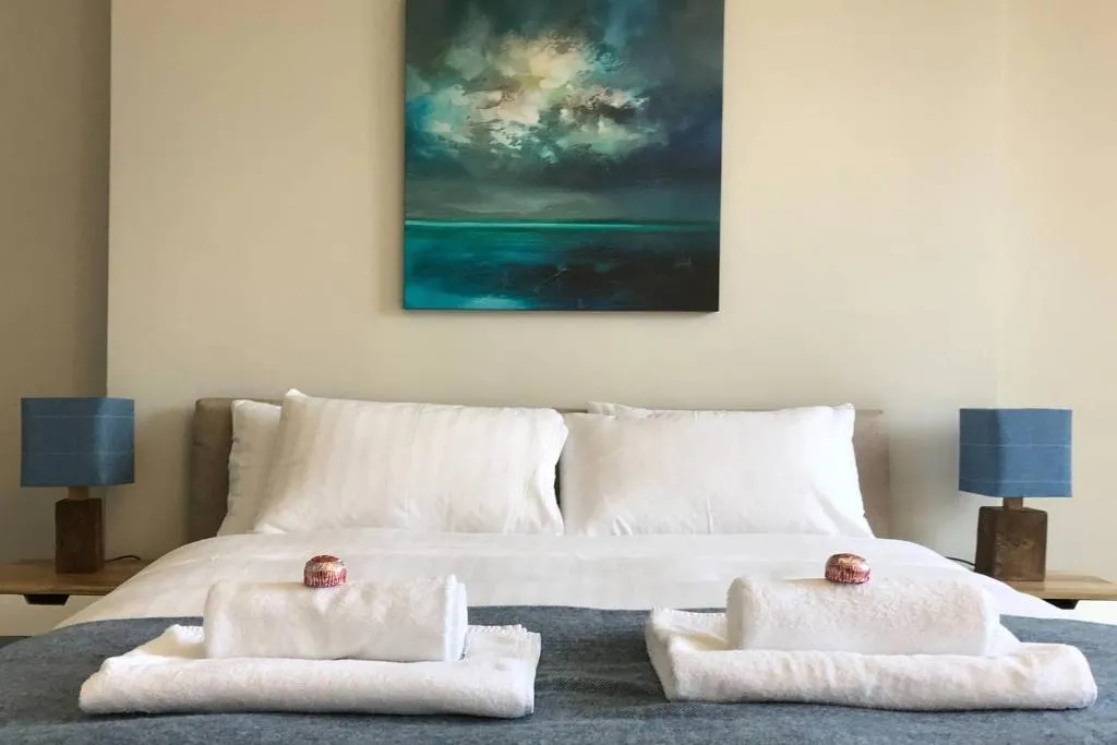 Spacious central 2 bedroom Apartment (sleeps 5), Edinburgh, United Kingdom