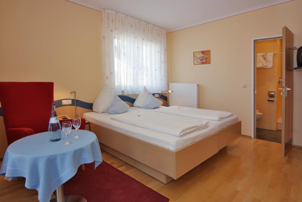 Hotel Meschenmoser - Standard Double Room