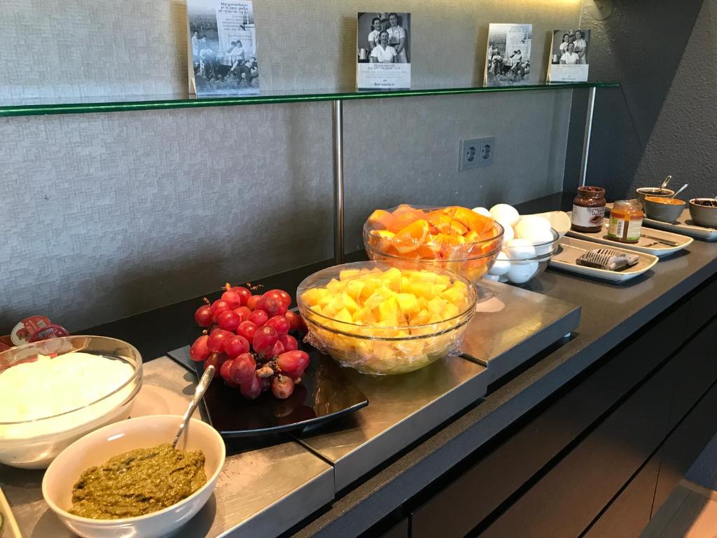 Makanan di atau berdekatan hotel