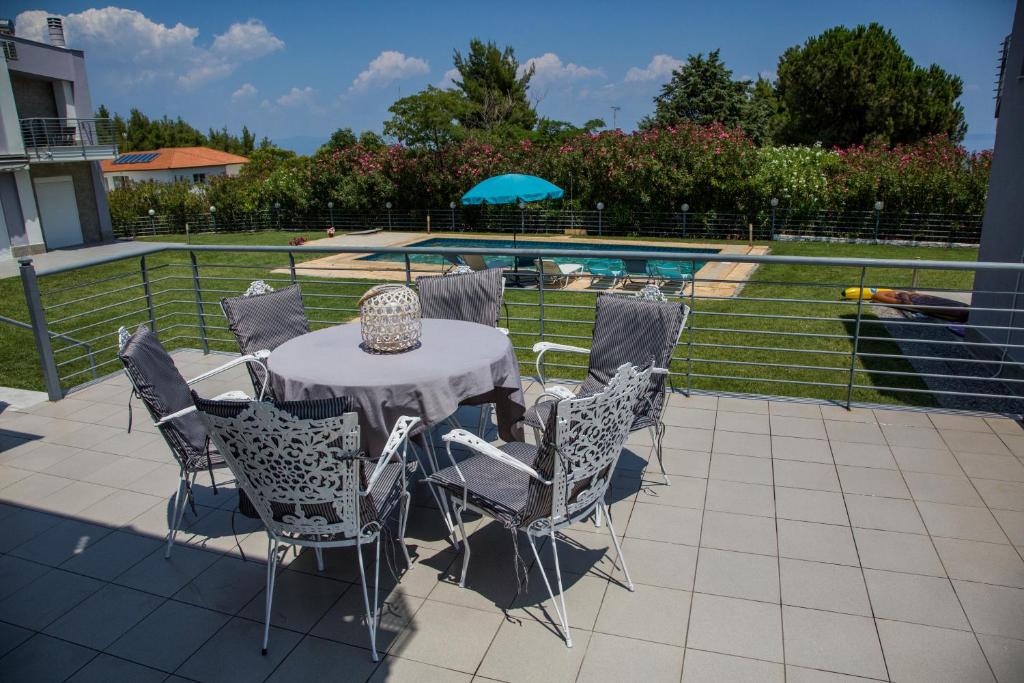 The swimming pool at or close to Deep Purple House 4