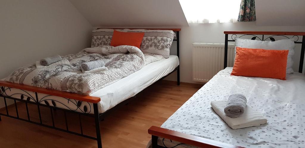 Postel nebo postele na pokoji v ubytování Haus Elena am Semmering