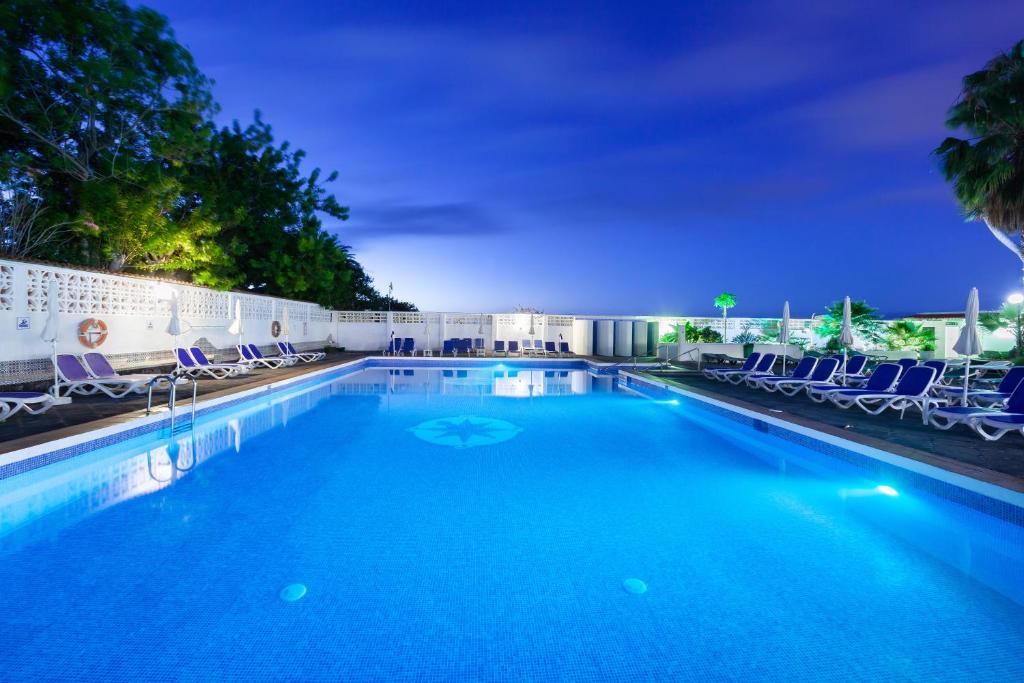 Bazén v ubytování Hotel Panoramica Garden nebo v jeho okolí