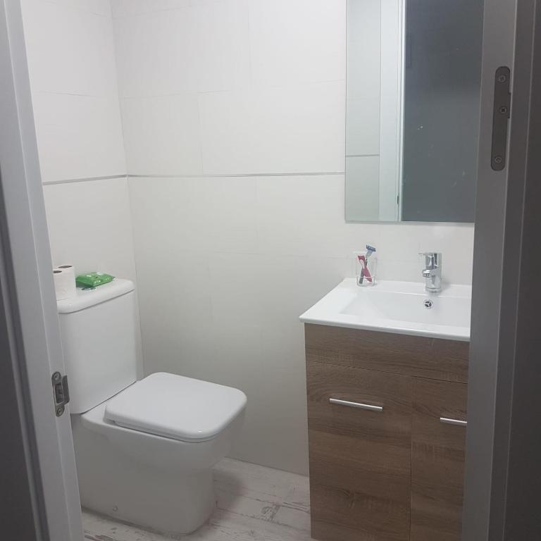 A bathroom at Estudio romántico en Puerto De Navacerrada