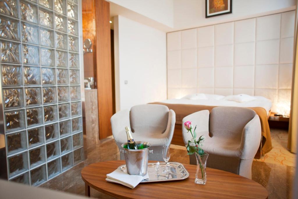 Posezení v ubytování Grund Resort Golf and Ski