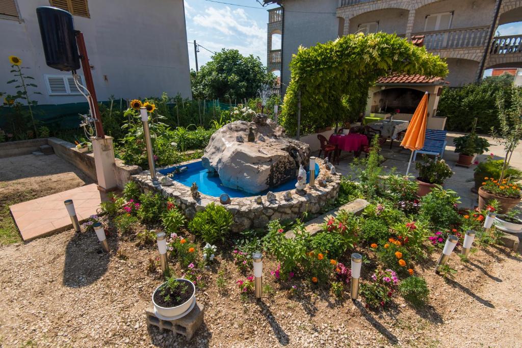 Zahrada ubytování Apartmani EDA ZADAR