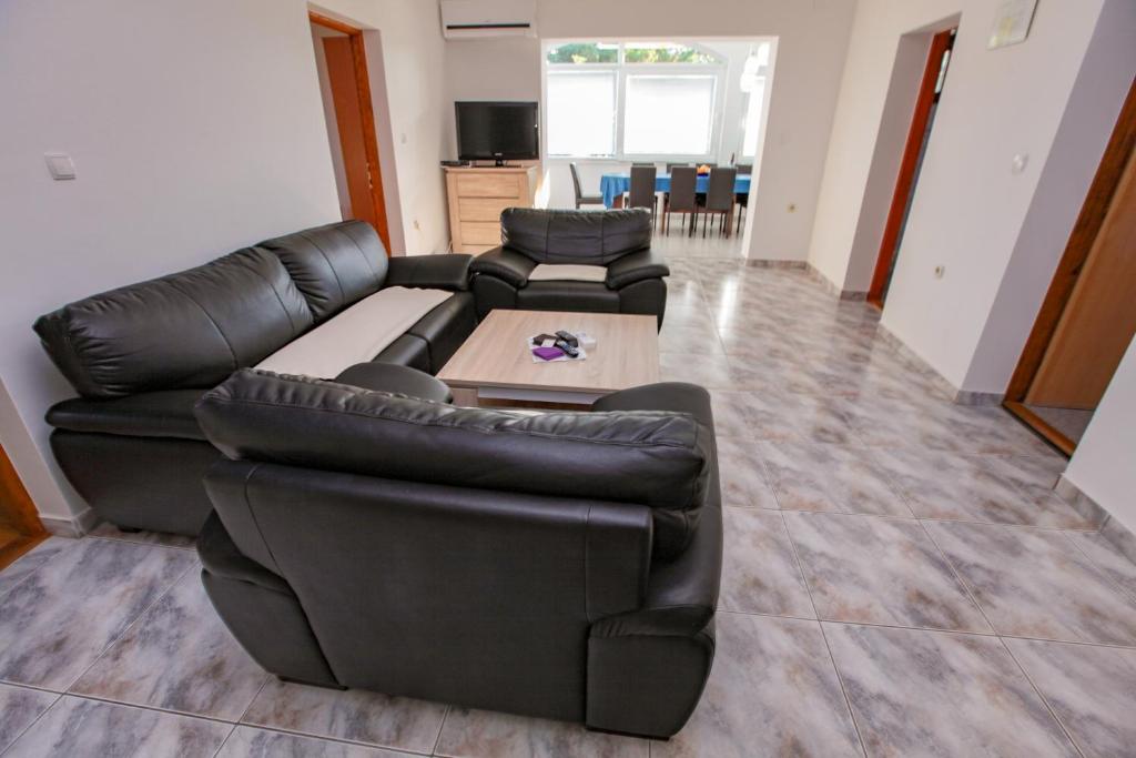Гостиная зона в Apartments Dinko