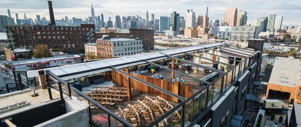 Nespecifikovaný výhled na destinaci Brooklyn nebo výhled na město při pohledu z hotelu