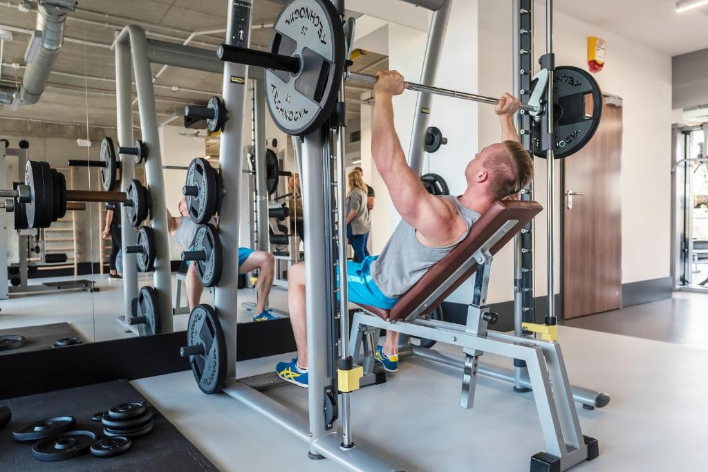 Fitness centrum a/nebo fitness zařízení v ubytování Rezydencja II Nosalowy Dwór