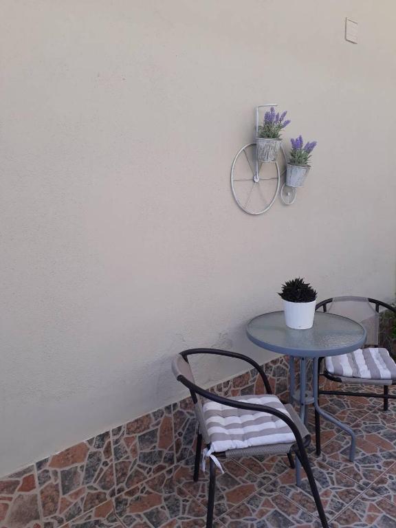Zdjęcie z galerii obiektu Almirikia Apartments w mieście Mourteri
