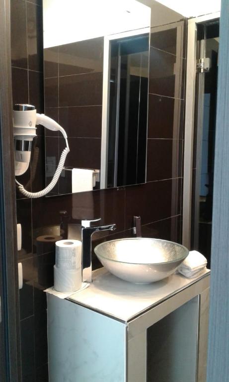 Tiffany & Mayfair Lifestyle Suites by Babylon Stay - Deluxe Double Room