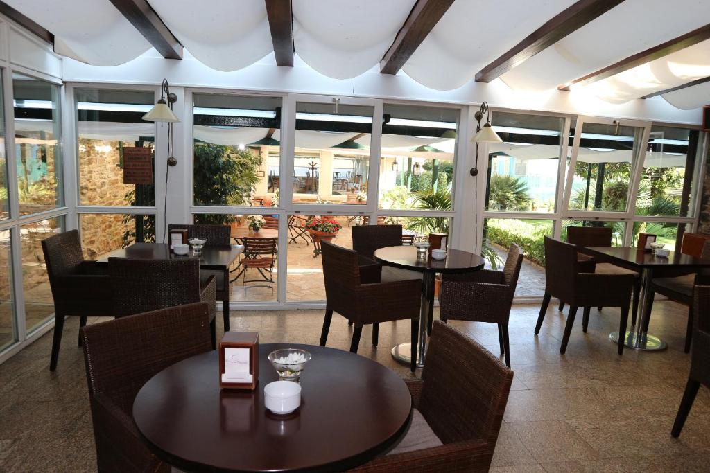 Restaurace v ubytování Hotel Virxe da Cerca by Pousadas de Compostela
