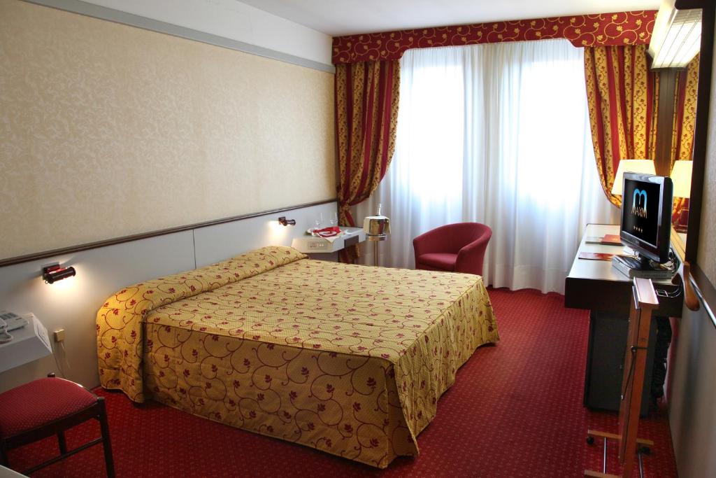 Hotel Maxim - Resim 9