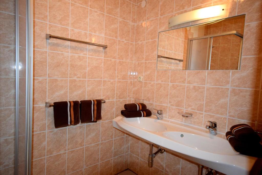 Łazienka w obiekcie Haus Romana