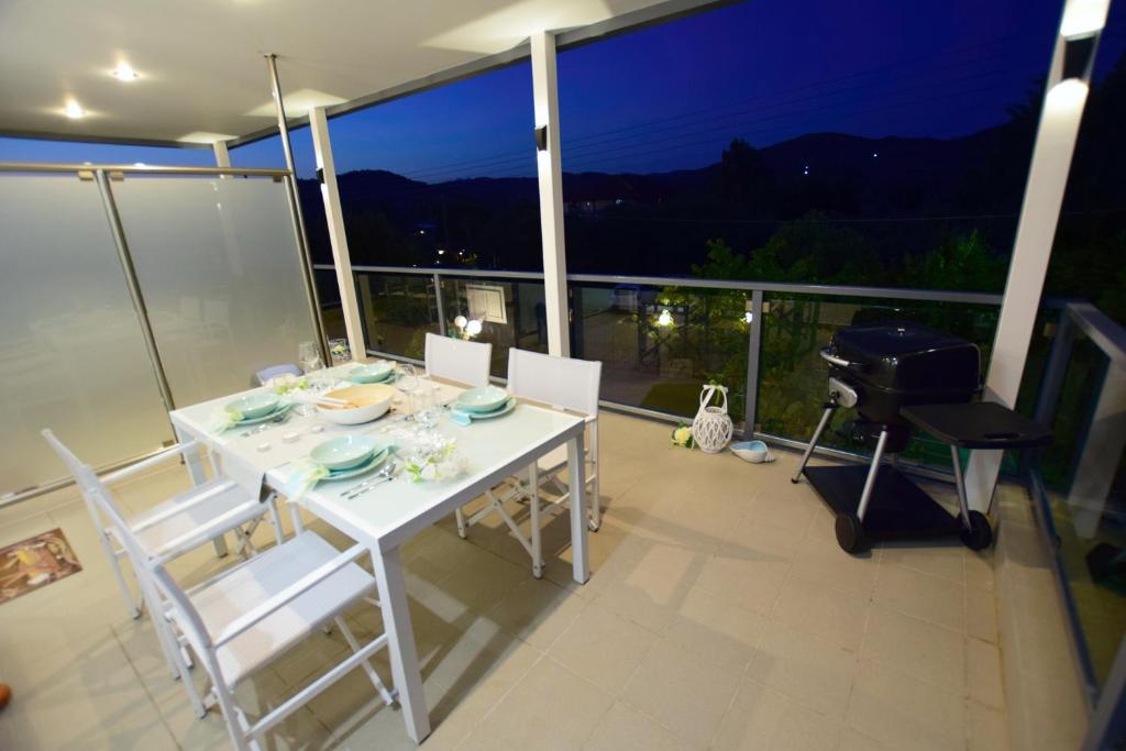 Balkón nebo terasa v ubytování V Luxury Suites Toroni 1