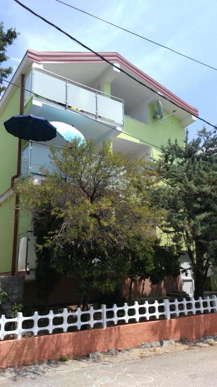 Budova, kde se apartmán nachází