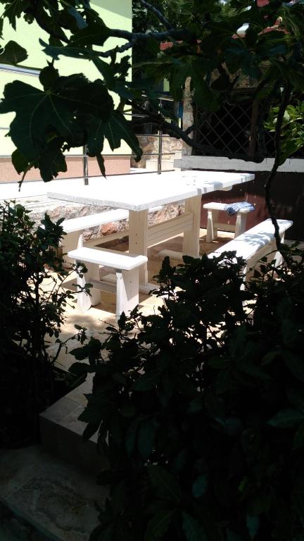 Zahrada ubytování Apartmani Vila Dadić